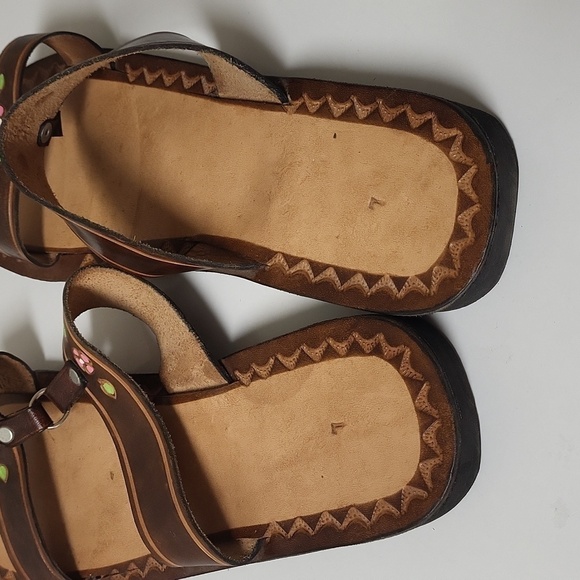 Mexican Hand Tooled Brown leather upper and insole  slippers in size 7 - Picture 5 of 9